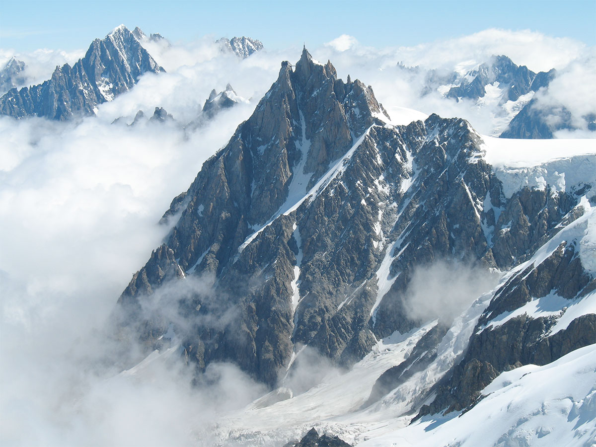 photo Aiguille du midi dans la brume